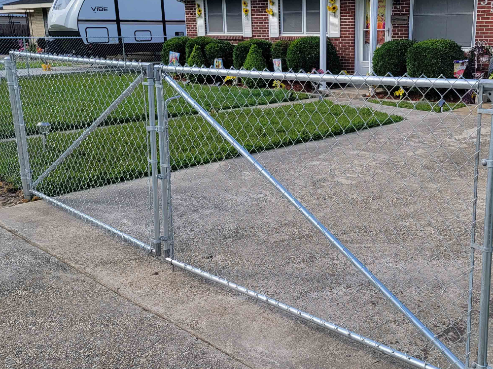 key features of a Chain Link fencing in Slidell Louisiana