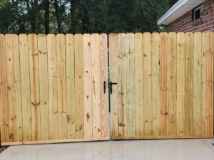 Photo of wood privacy stockade fence in Slidell, LA by Zale Fencing
