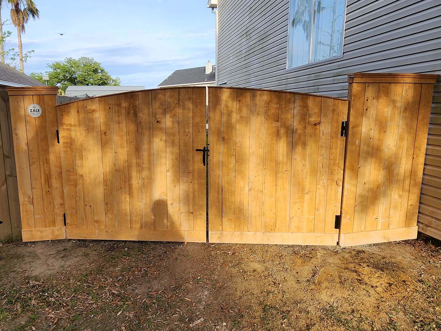 Wood double swing gate for residential property in Slidell Lousiana, Louisiana